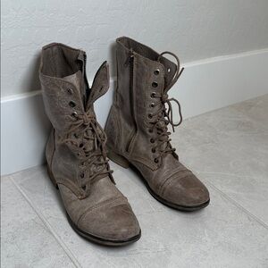 Steve Madden Brown Lace-Up Boots